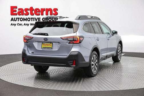 Ice Silver Metallic 2022 Subaru Outback Premium