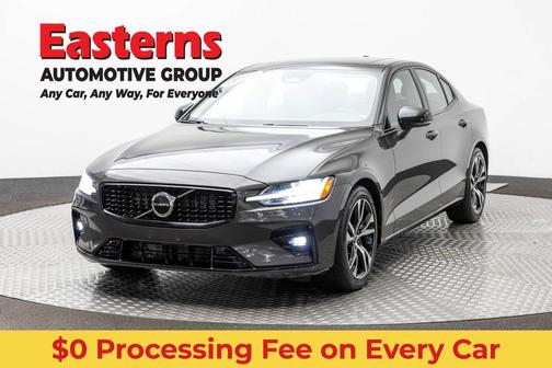 Gray 2024 Volvo S60 B5 Core Dark Theme