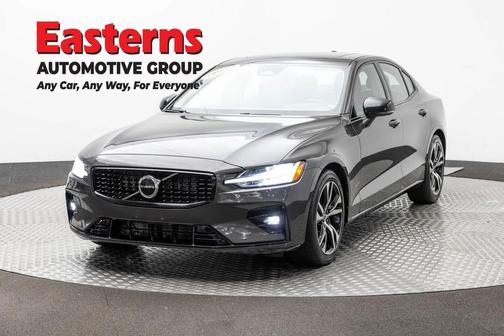 Gray 2024 Volvo S60 B5 Core Dark Theme