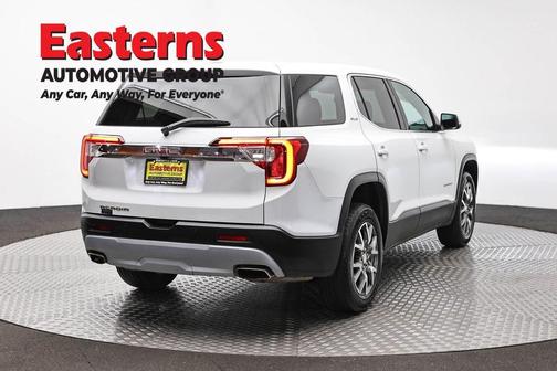 Summit White 2022 GMC Acadia SLE