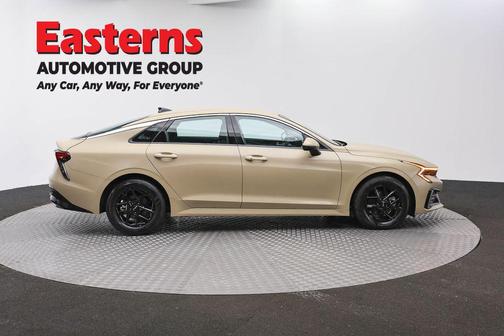 Tan 2025 Kia K5 LXS
