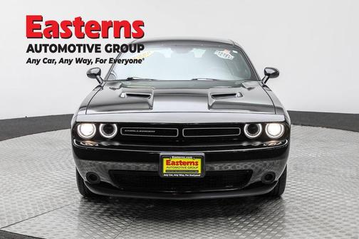 Pitch Black Clearcoat 2023 Dodge Challenger SXT