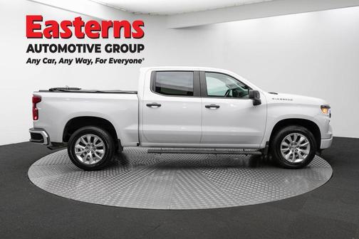 Summit White 2023 Chevrolet Silverado 1500 Custom