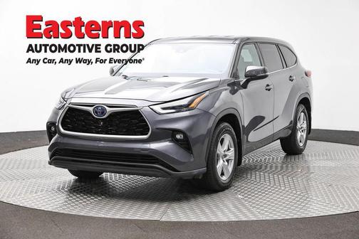 Magnetic Gray Metallic 2022 Toyota Highlander Hybrid LE