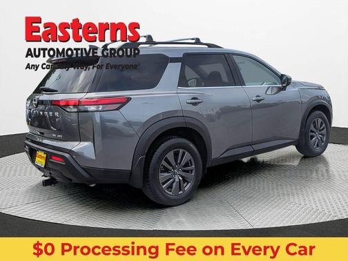 Gun Metallic 2022 Nissan Pathfinder SV