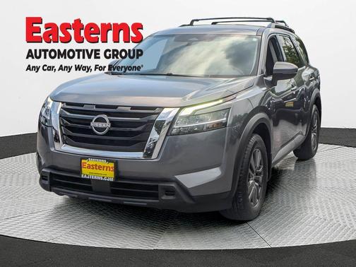 Gun Metallic 2022 Nissan Pathfinder SV