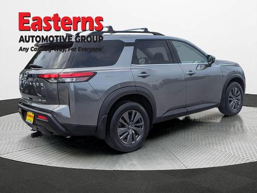 Gun Metallic 2022 Nissan Pathfinder SV