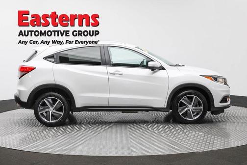 White 2021 Honda HR-V EX