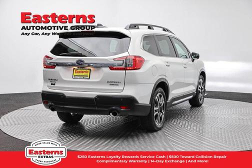 Crystal White Pearl 2023 Subaru Ascent Limited 7-Passenger