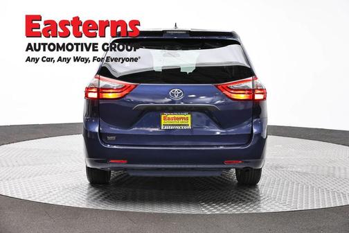 Pearl 2020 Toyota Sienna L