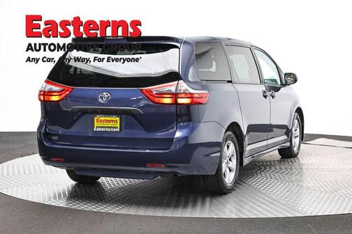 Pearl 2020 Toyota Sienna L