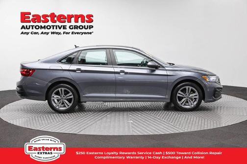 Platinum Gray Metallic 2024 Volkswagen Jetta 1.5T SE