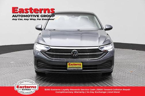 Platinum Gray Metallic 2024 Volkswagen Jetta 1.5T SE