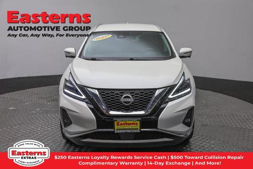 White 2023 Nissan Murano SL