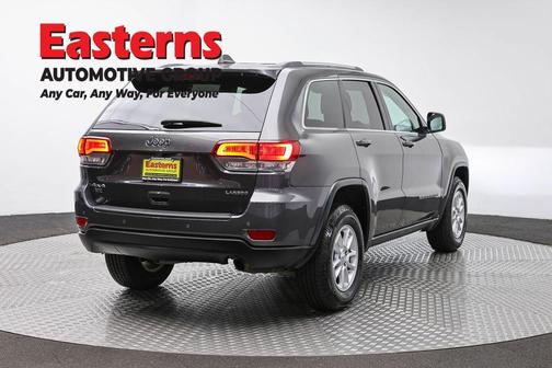 Granite Crystal Clearcoat Metallic 2020 Jeep Grand Cherokee Laredo E