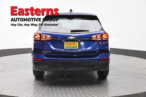 Blue Glow Metallic 2022 Chevrolet Equinox 1LT