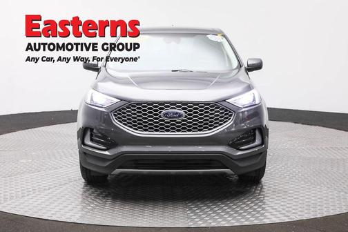 Gray Metallic 2024 Ford Edge SEL