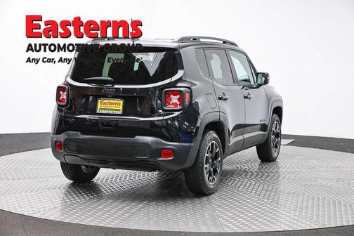 Black Clearcoat 2023 Jeep Renegade Latitude