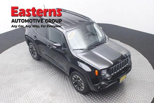 Black Clearcoat 2023 Jeep Renegade Latitude