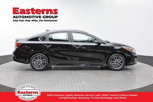Aurora Black Pearl 2023 Kia Forte GT-Line