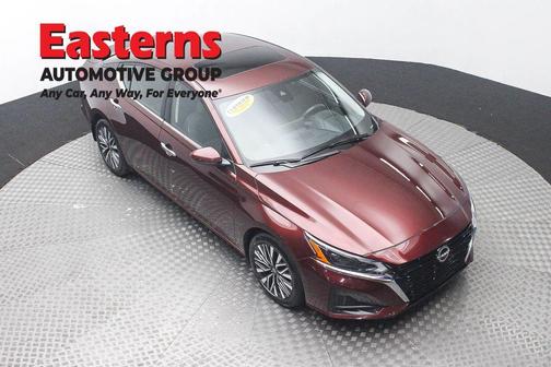 Garnet Pearl Me 2024 Nissan Altima 2.5 SV