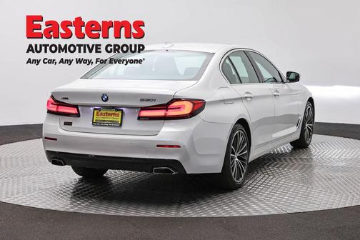 Mineral White Metallic 2022 BMW 530 i xDrive