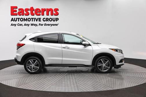 White 2022 Honda HR-V EX