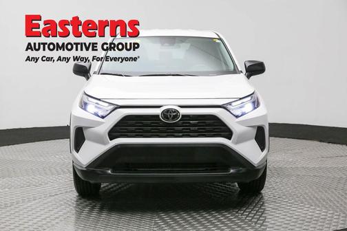 Ice 2024 Toyota RAV4 LE