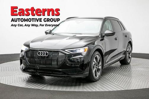 Mythos Black Metallic 2021 Audi e-tron Premium