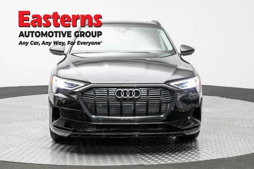 Mythos Black Metallic 2021 Audi e-tron Premium