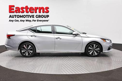 Brilliant Silver Metallic 2022 Nissan Altima 2.5 SV