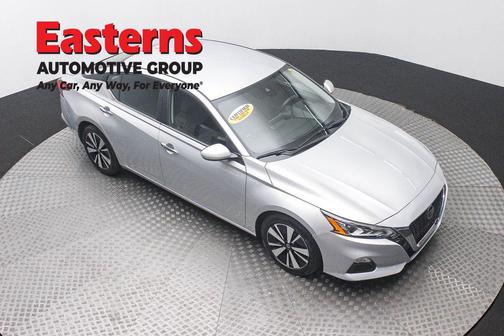 Brilliant Silver Metallic 2022 Nissan Altima 2.5 SV