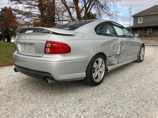 2005 Pontiac GTO Coupe