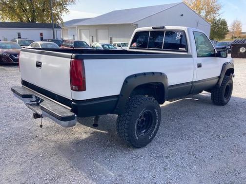 1995 Chevrolet 1500 Reg. Cab W/T 6.5-ft. Bed 4WD