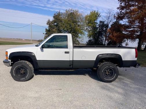 1995 Chevrolet 1500 Reg. Cab W/T 6.5-ft. Bed 4WD