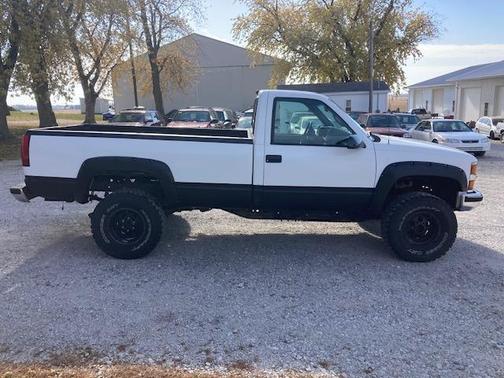 1995 Chevrolet 1500 Reg. Cab W/T 6.5-ft. Bed 4WD
