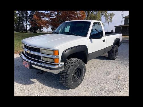 1995 Chevrolet 1500 Reg. Cab W/T 6.5-ft. Bed 4WD