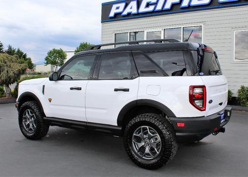 Photo 3 of 32 of 2021 Ford Bronco Sport Badlands