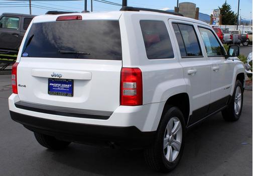Bright White Clearcoat 2014 Jeep Patriot Sport