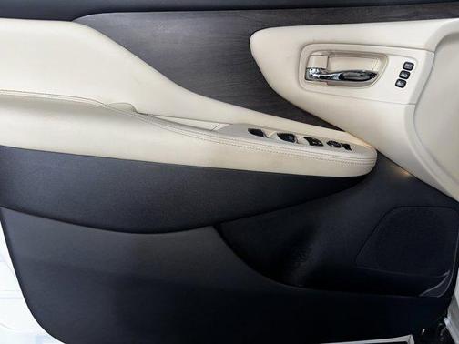 Pearl White Tricoat 2023 Nissan Murano Platinum FWD