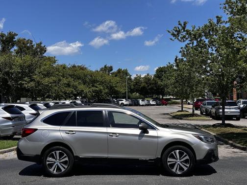 Tungsten Metallic 2018 Subaru Outback 2.5i Limited
