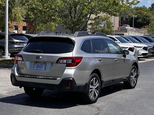 Tungsten Metallic 2018 Subaru Outback 2.5i Limited