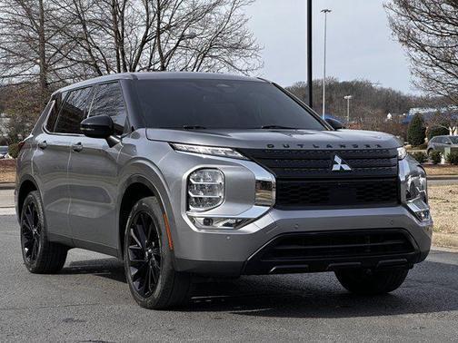 2022 Mitsubishi Outlander Black Edition 2WD