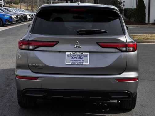 2022 Mitsubishi Outlander Black Edition 2WD