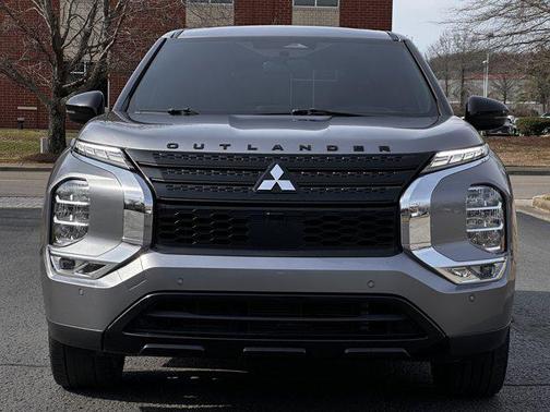 2022 Mitsubishi Outlander Black Edition 2WD