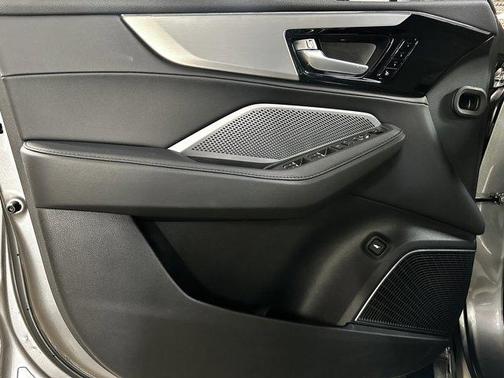 2025 Acura MDX Standard