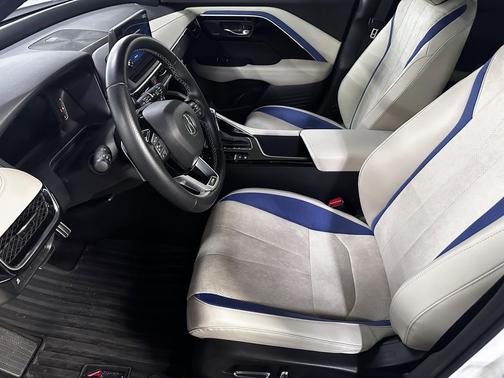 Platinum White Pearl 2025 Acura ADX A-Spec