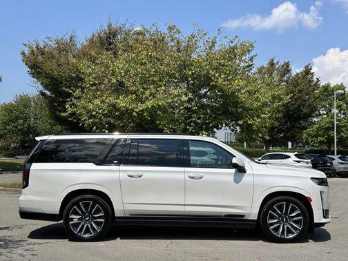 2022 Cadillac Escalade ESV Sport