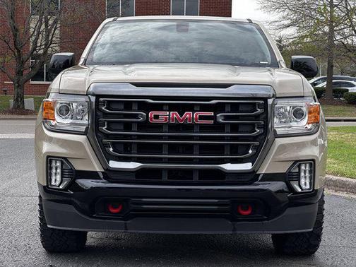 Desert Sand Metallic 2021 GMC Canyon AT4
