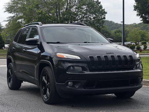 Diamond Black Crystal Pearlcoat 2018 Jeep Cherokee Latitude